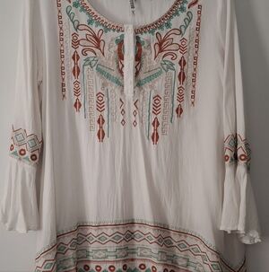 Boho Embroidered Top Sz L